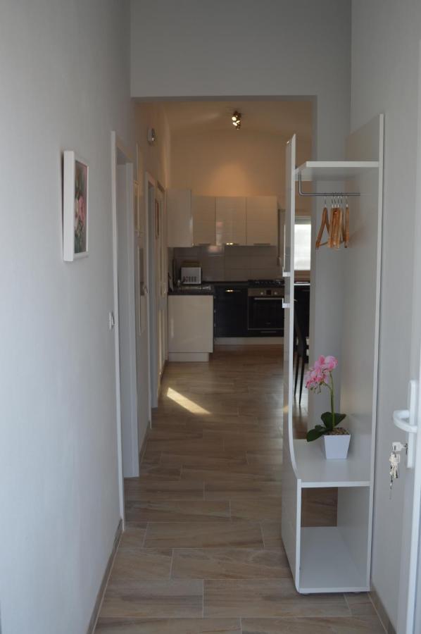 Apartment Dvorak Vir Exteriör bild
