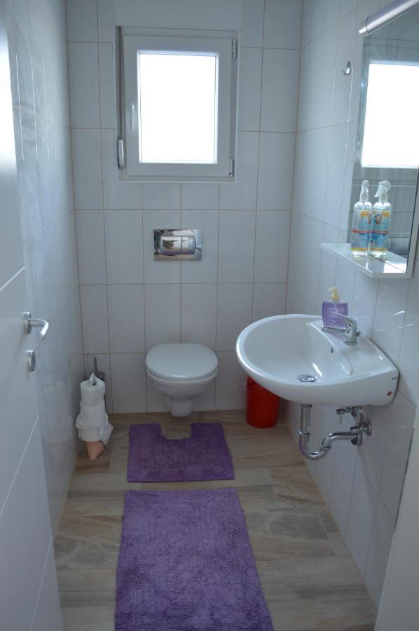 Apartment Dvorak Vir Exteriör bild