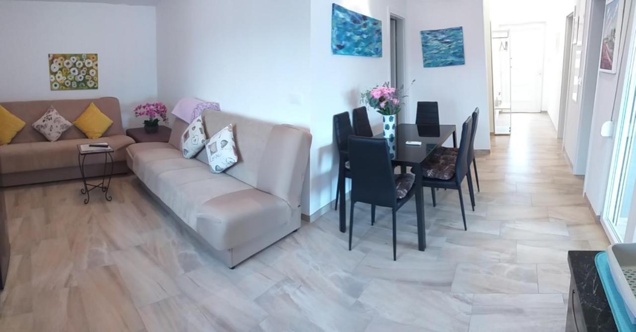 Apartment Dvorak Vir Exteriör bild