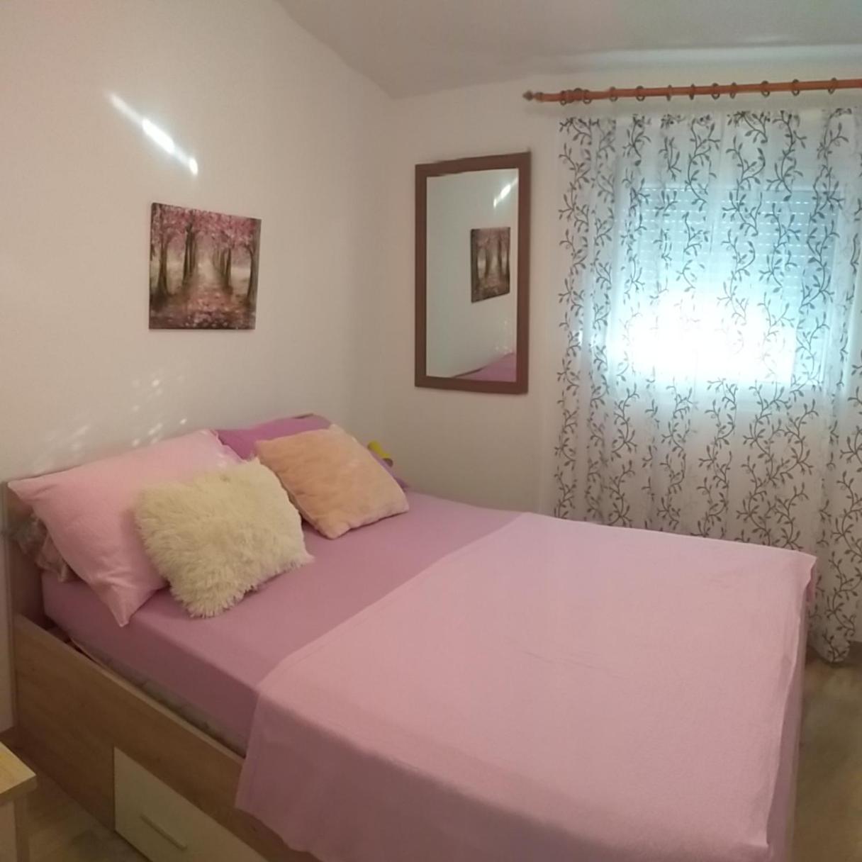 Apartment Dvorak Vir Exteriör bild